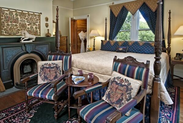 Fairbanks House bed